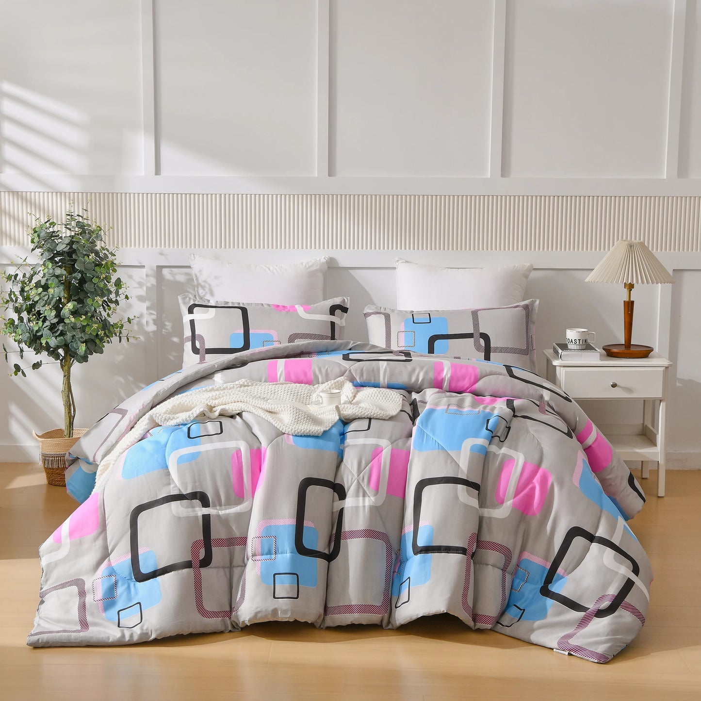 Luxury 3 Piece Comforter Set With Geometric Pattern