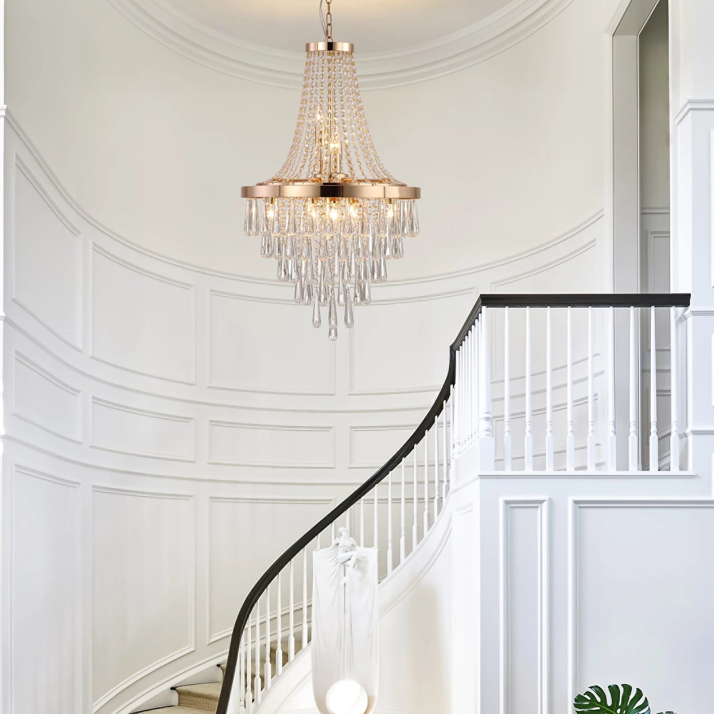 Beautiful and Modern Crystal Chandelier